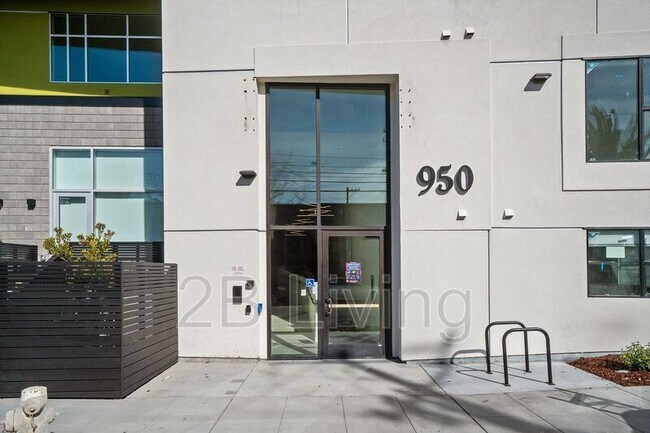 Foto del edificio - 950 63rd St