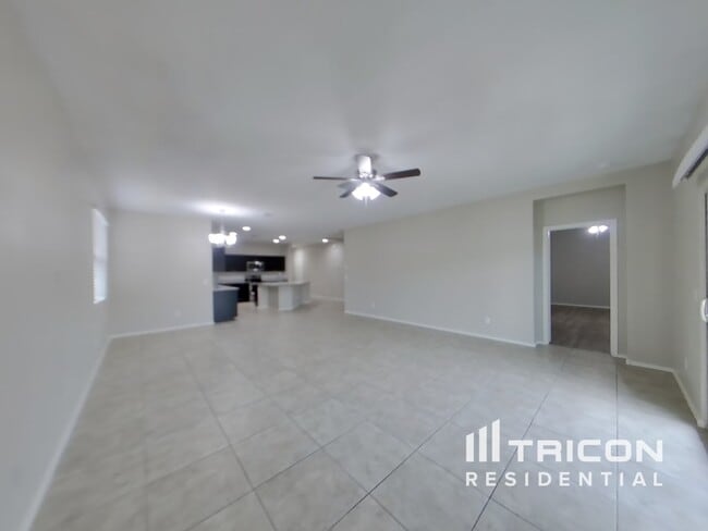 Foto del edificio - 10358 E Lupine Ln