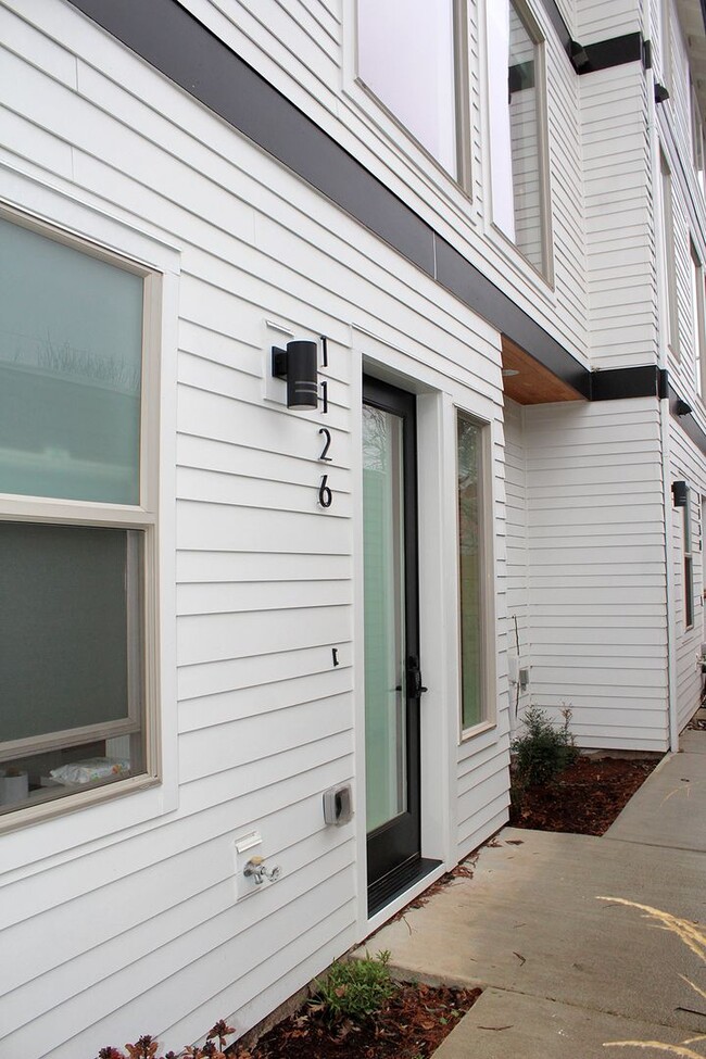 Building Photo - 1126 SE Tenino St