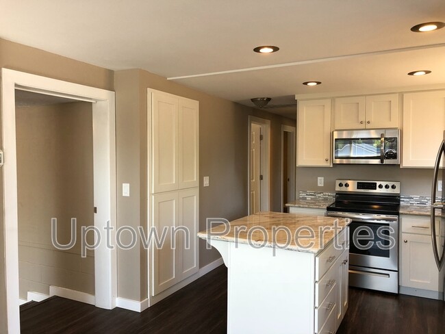 Foto del edificio - 6817 SW Oak St