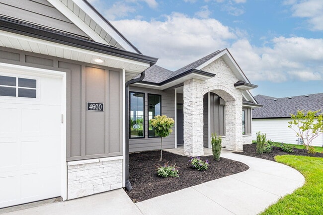 Building Photo - 4600 Chambers Bay Dr