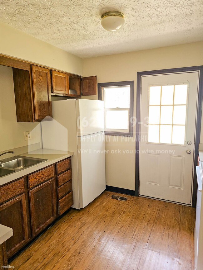 Building Photo - 3 br, 1.5 bath Duplex - 6412 Birchview Dri...