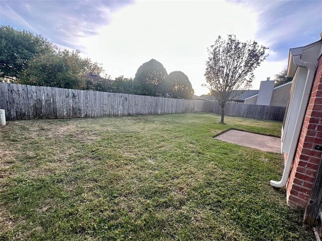 Foto del edificio - 15127 Howland St