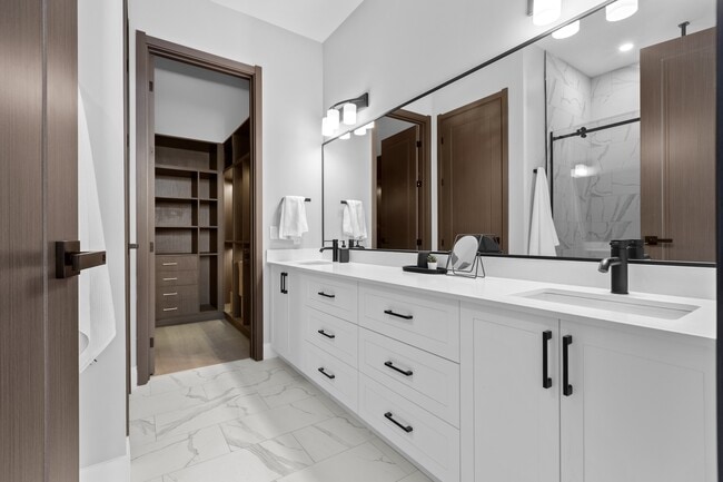 Interior photo - The Woods at 180 Kanata Avenue