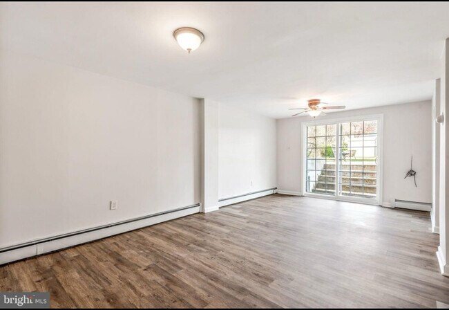 Building Photo - 14027 Grayson Rd