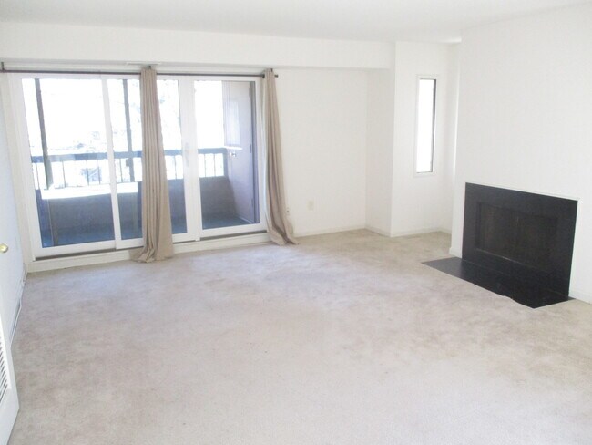 Foto del edificio - Beautiful 3 Bedroom Condo in Columbia!