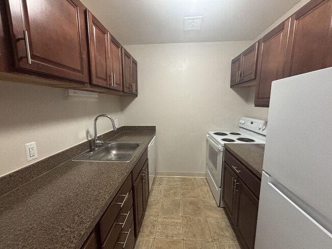 Interior Photo - Hummingbird Pointe & The Gardens