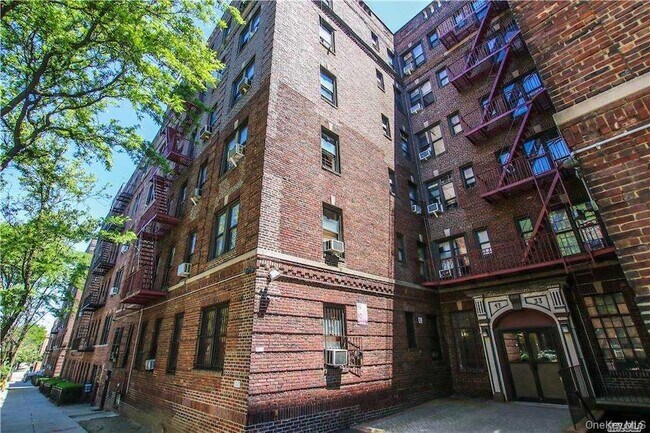 Foto del edificio - 43-33 48th St