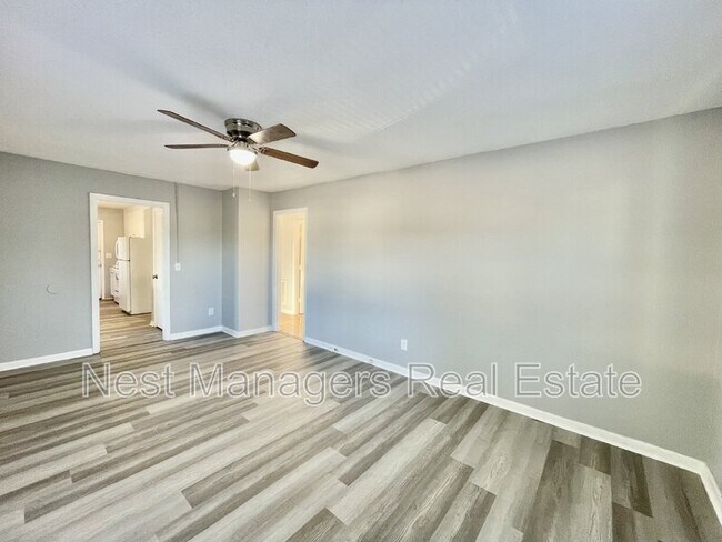 Foto del edificio - 5141 Meadowbrook Dr