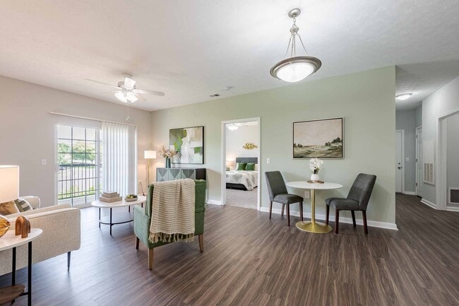 Building Photo - Blankenbaker Crossings Apartment Homes