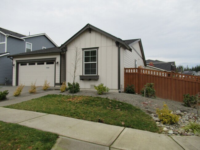Foto del edificio - APPROVED APPLICATION PENDING-Almost new 3 ...