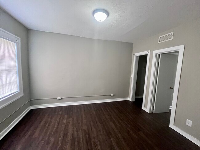 Foto del edificio - 305 Warpath Rd