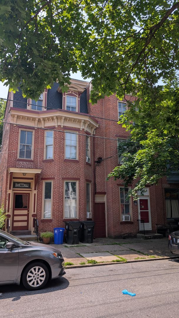 Building Photo - Boas Street Commons