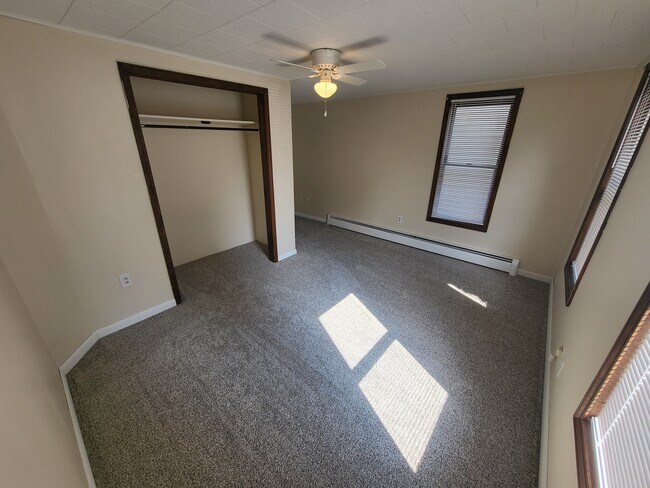 Bedroom - 318 United Ave