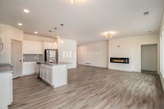 Building Photo - Bennington Ranch Duplex