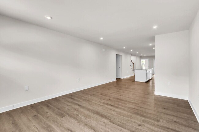 Building Photo - Modern New, Never Lived-in 3BR/2.5BA Townh...