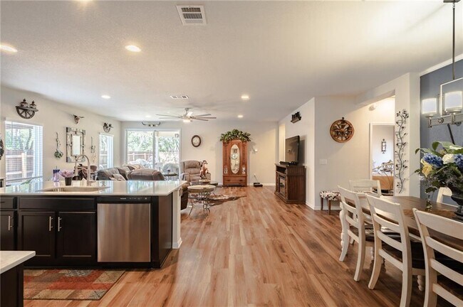 Building Photo - 2328 Starhill Ranch St