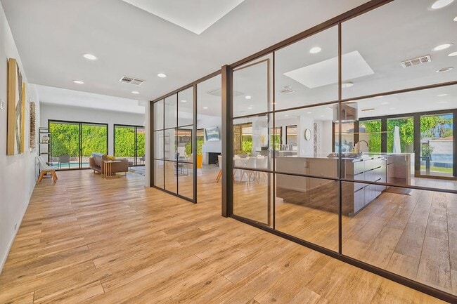 Foto del edificio - 12 Sussex Ct