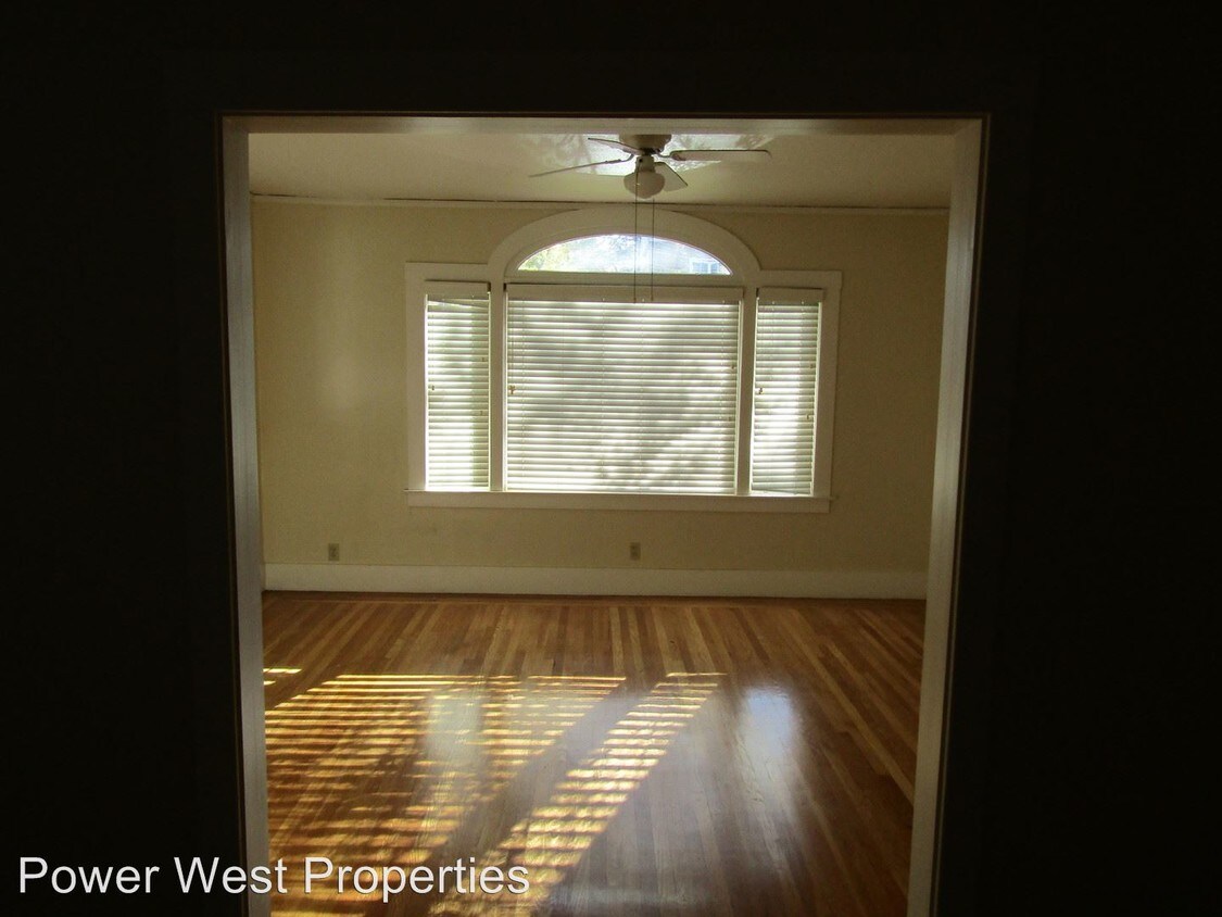 Primary Photo - 3441 I St