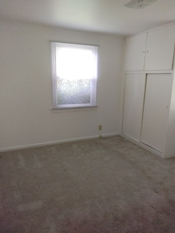 Building Photo - 519 Kenbrook Dr
