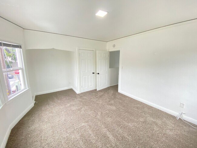 Building Photo - 82nd &amp; Hillside