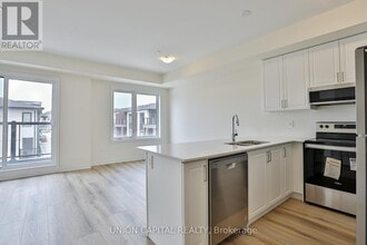 Building Photo - 1695 Dersan St