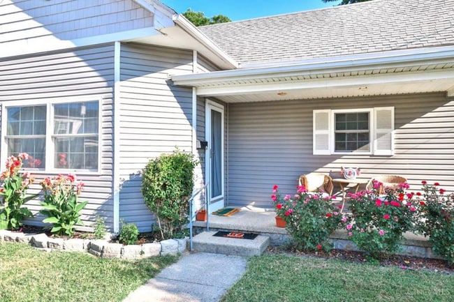 Building Photo - 202 W North St