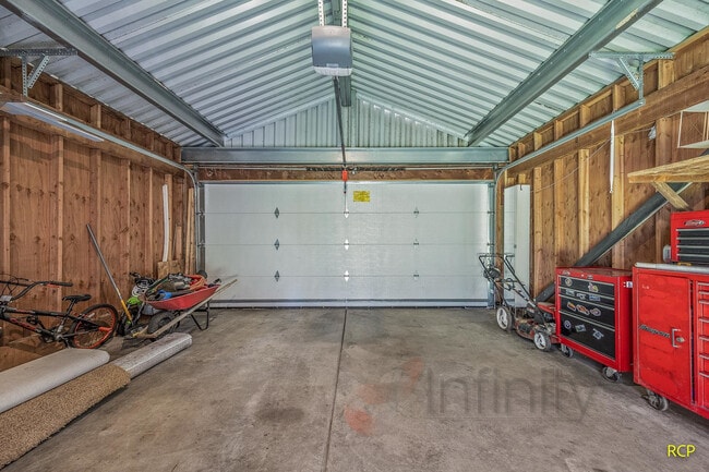 Foto del edificio - 6997 Northeast Birch Street