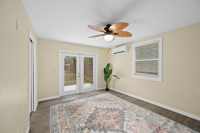 Building Photo - 245 S Rhodes St