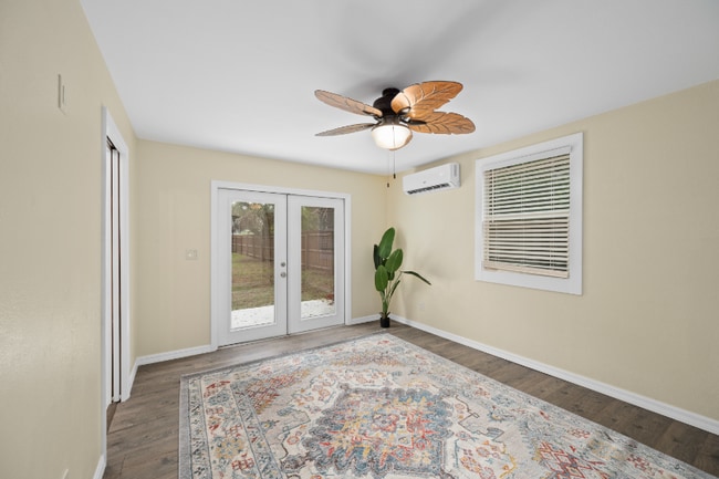 Foto del edificio - 245 S Rhodes St