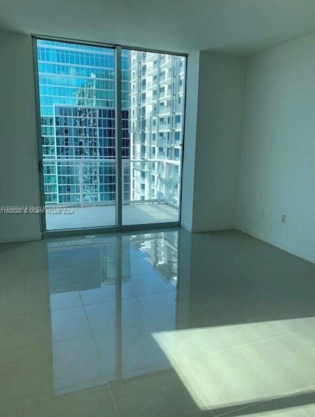 Building Photo - 300 S Biscayne Blvd
