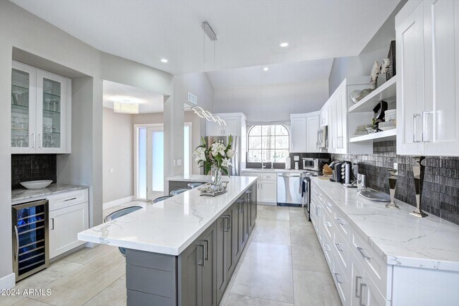 Foto del edificio - 6122 N 28th St