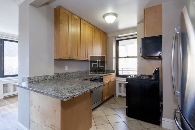 Foto del edificio - 784 Columbus Ave