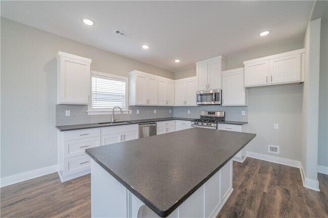 Building Photo - 481 N Yona Ln