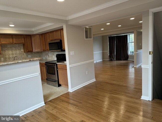 Building Photo - 8216 Red Wing Ct