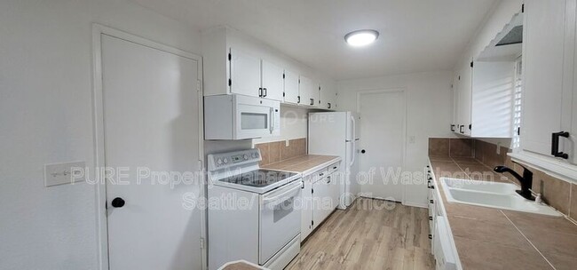 Foto del edificio - 920 S 68th St