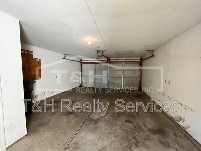 Building Photo - 2030 N College Ave