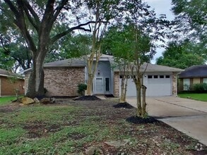 Building Photo - 120 WoodCrest Dr