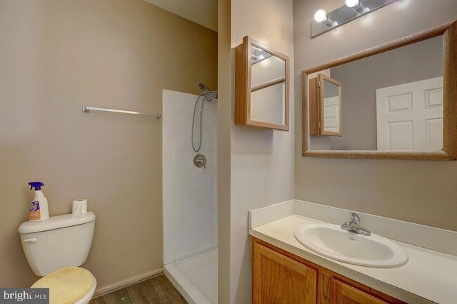 Building Photo - 156 Sweets Ave