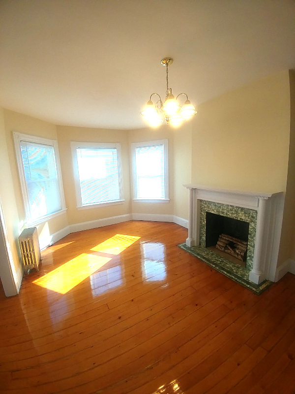 Building Photo - 97 Barrows St