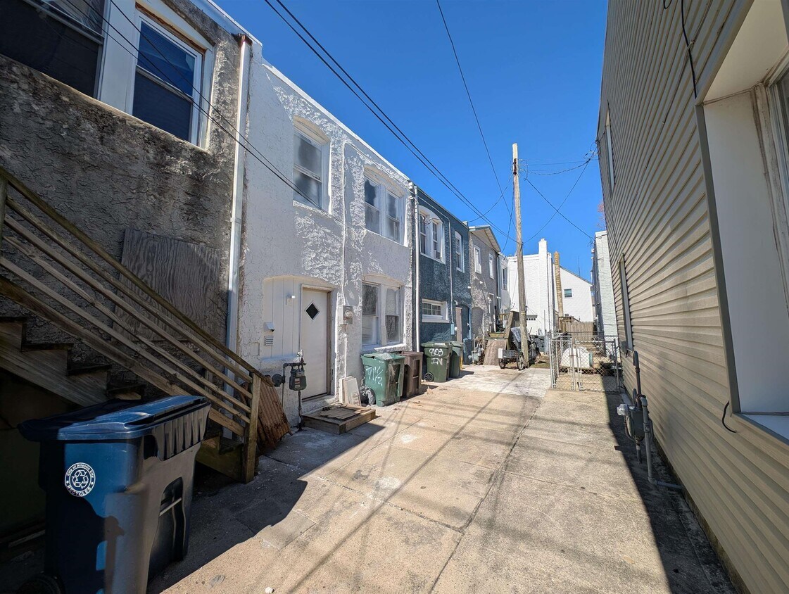 Building Photo - 803 N Indiana Ave