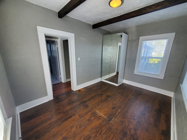 Foto del edificio - 110 Roseville St