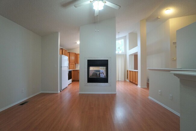 Foto del edificio - 6151 Bow River Dr