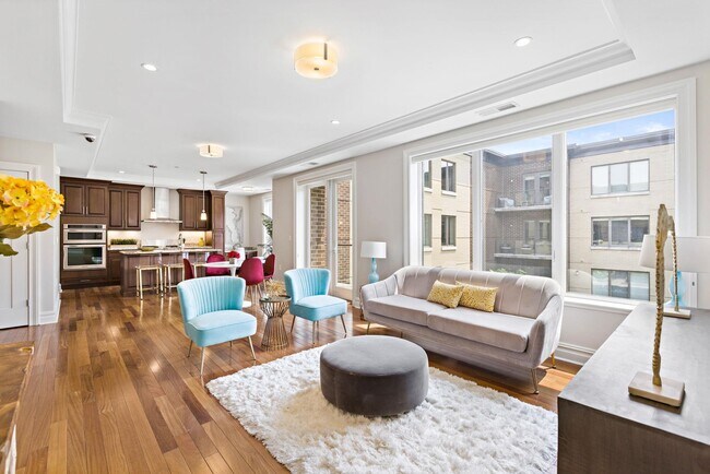 Building Photo - 250 Henley Pl