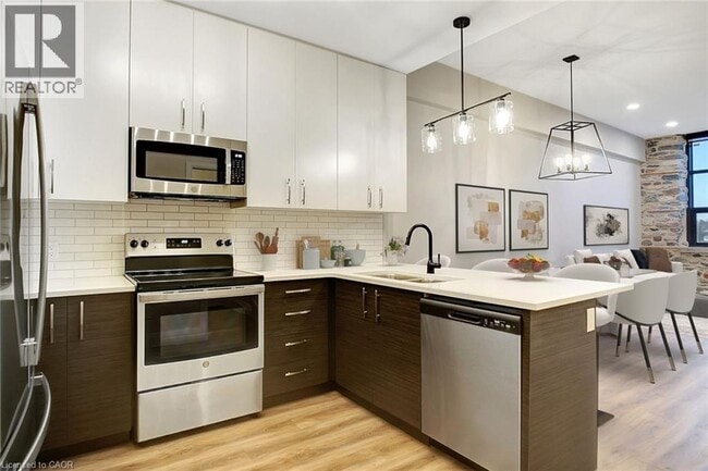 Building Photo - 15 Main St