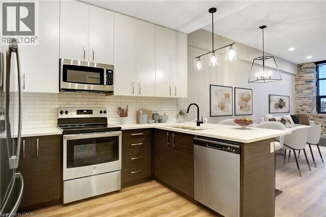 Photo du bâtiment - 15 Main St