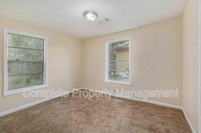 Foto del edificio - 18 Center St