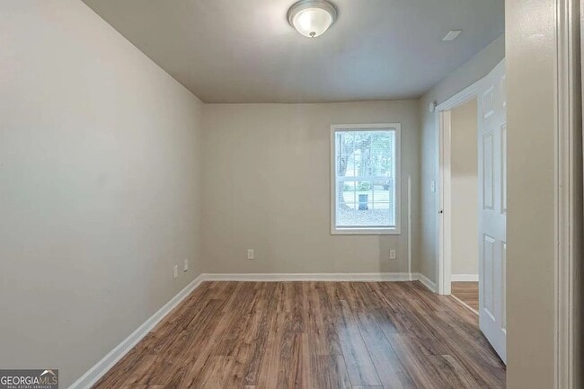 Building Photo - 3140 Delowe Dr