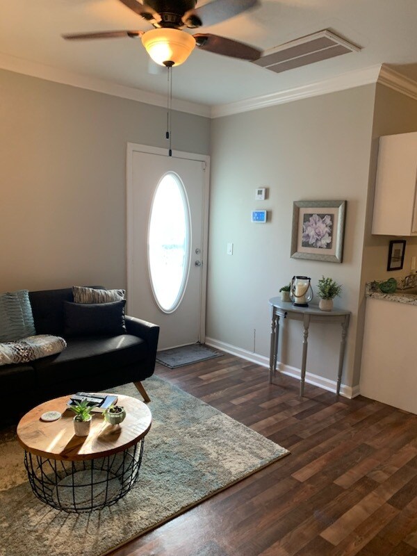 Foto del edificio - 111 Ridgewood Ln