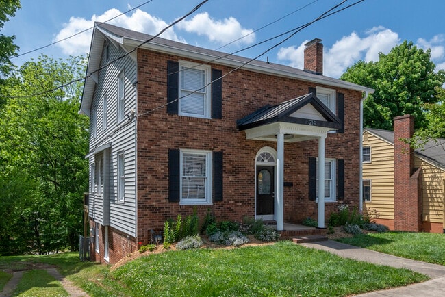 Building Photo - 214 N Sunset Dr